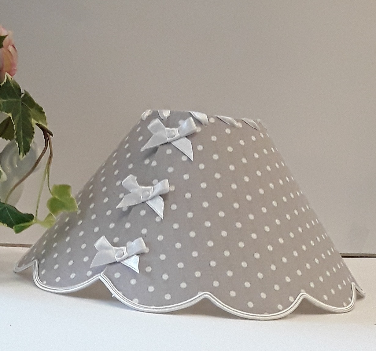 Abat-jour Gris à Pois Blanc – Image 2
